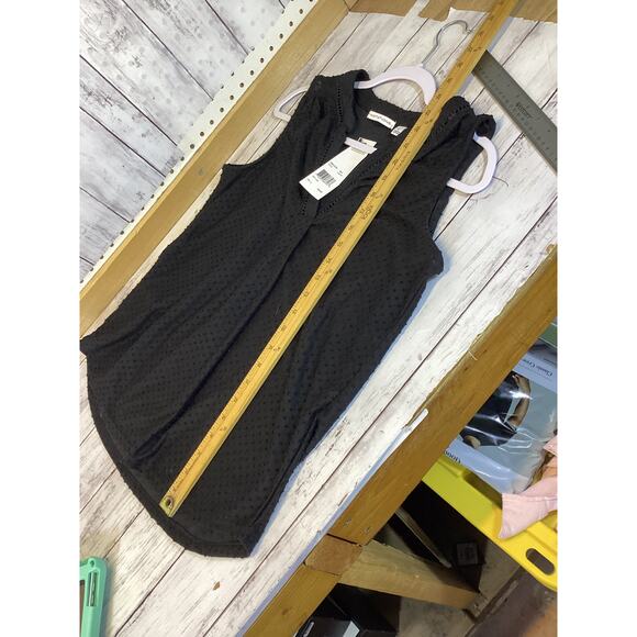 Notations Women’s Black Sleeveless V-Neck Swiss Tunic Top - Picture 4 of 5